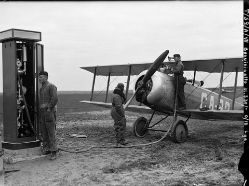 Fotoutställningen av flygkrigsskolans historia