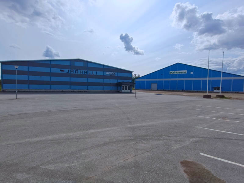 Jäähalli ja POP Areena.