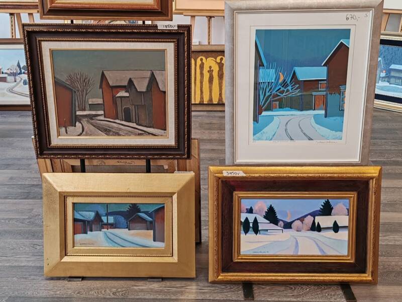 Palmun teoksia kehystettynä.