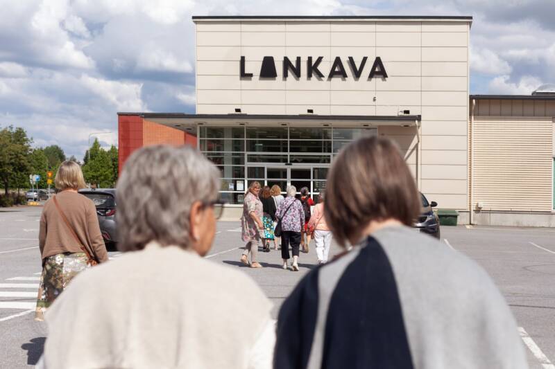 Lankavan kauppa ulkoa.