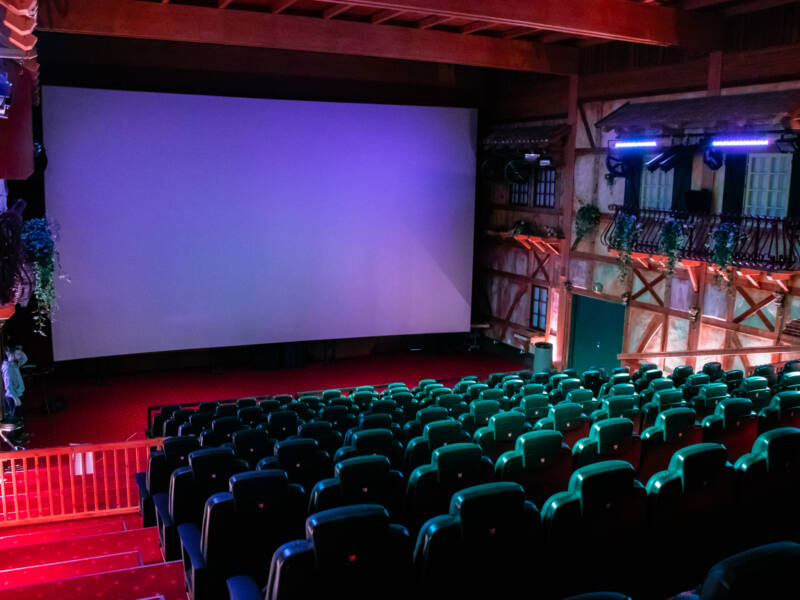 Magnum teatterin kangas.