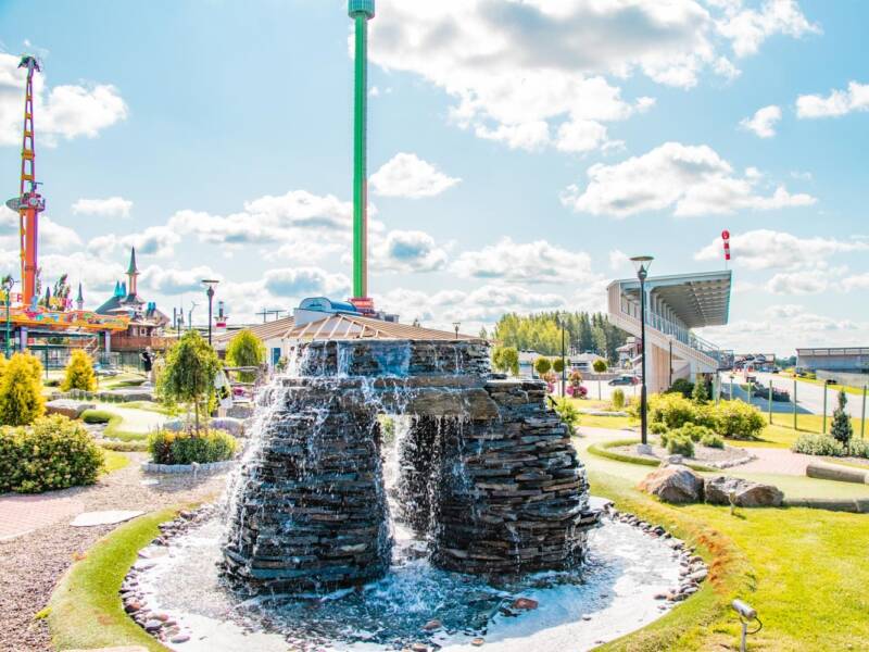 Minigolf radan upeaa seutua.