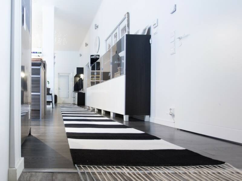 Musta-valkoinen retromatto.