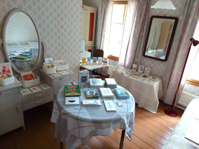 Taidepuodin antimia.