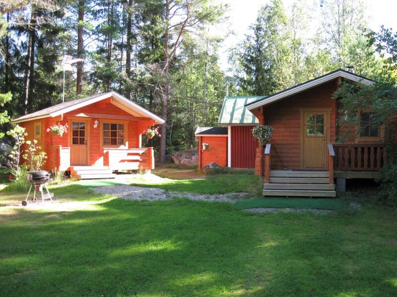 Vaarinmökki- ja sauna.