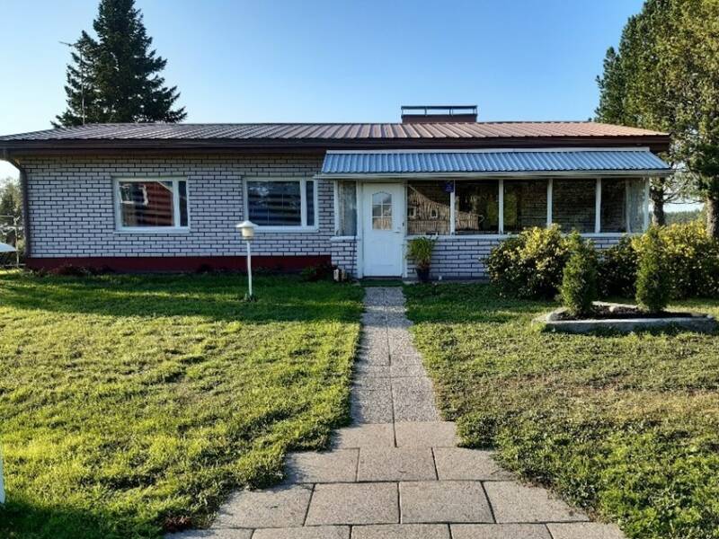 Moskua's front yard.